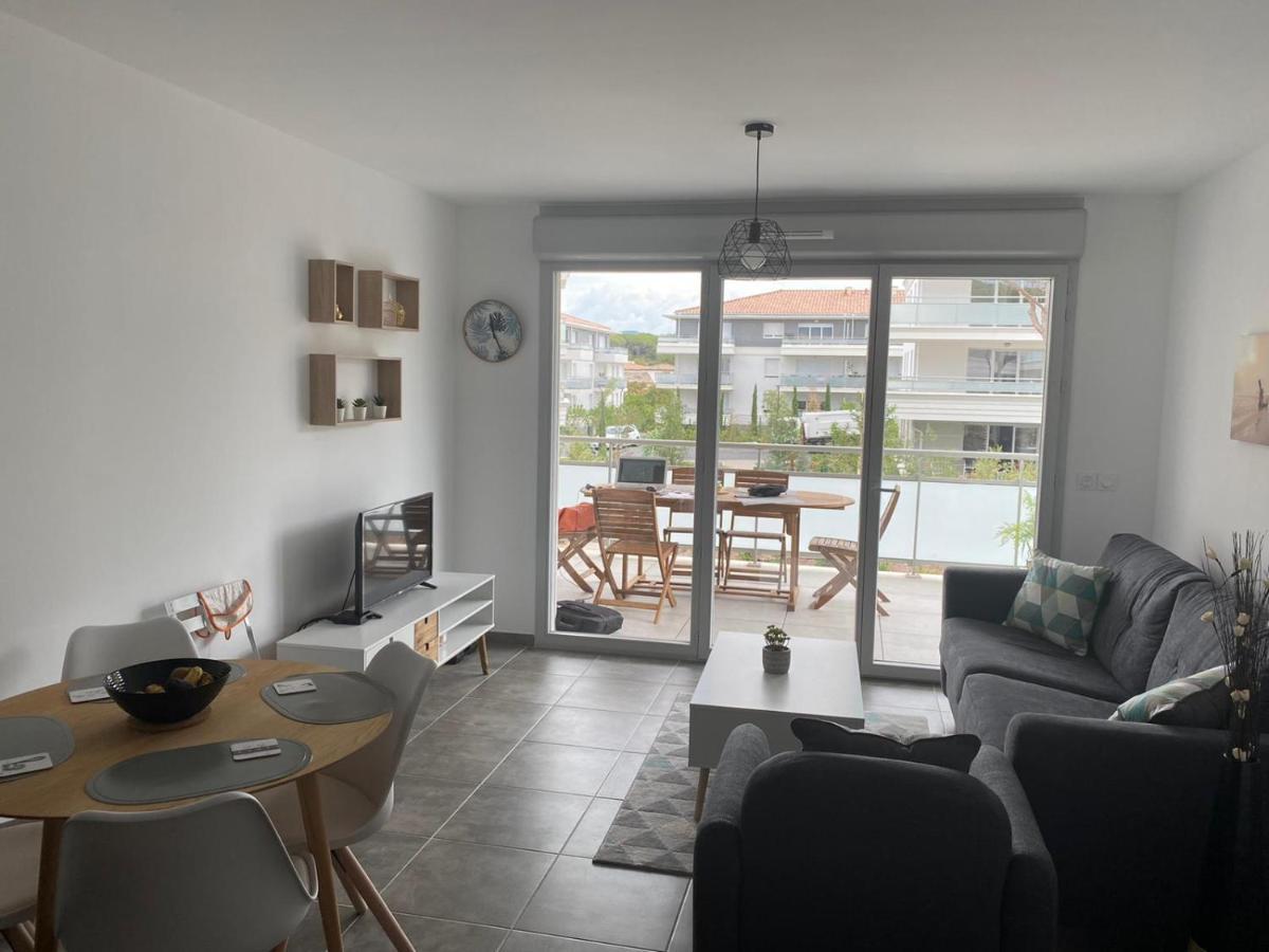 Appartement Neuf Moderne Avec Piscine Puget-sur-Argens Exterior photo