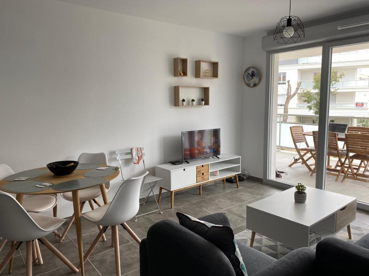 Appartement Neuf Moderne Avec Piscine Puget-sur-Argens Exterior photo